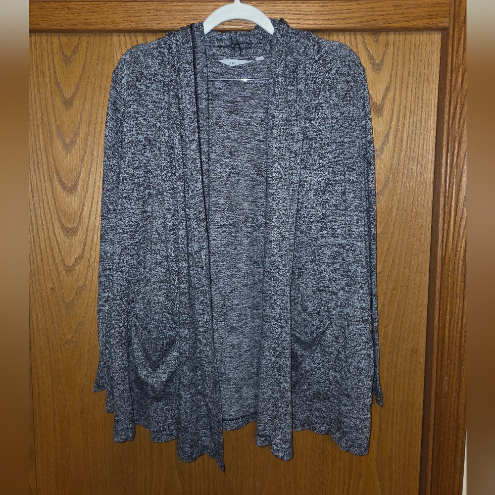 G312. FLAWED Athleta Pose Cardigan Wrap in Heathered/Marled Black/Gray - Size S